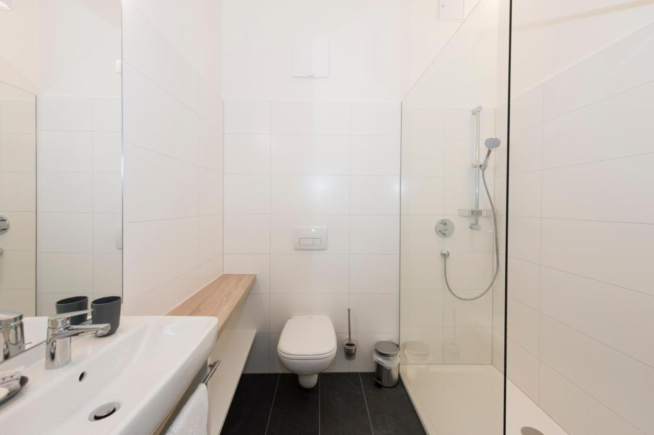 Tt-Rooms - Kontaktlos Mit Self Check-In I Free Parking Graz Exterior photo