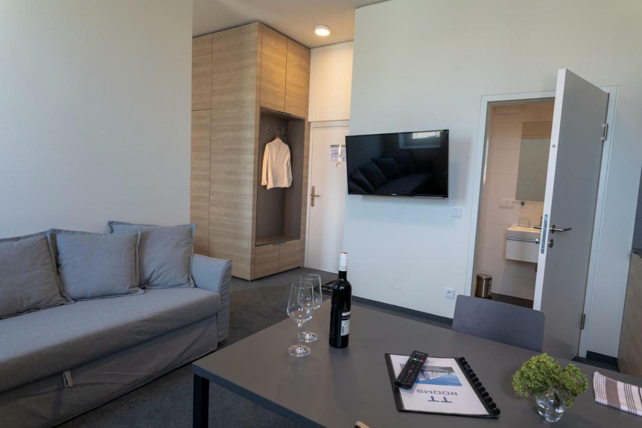 Tt-Rooms - Kontaktlos Mit Self Check-In I Free Parking Graz Exterior photo